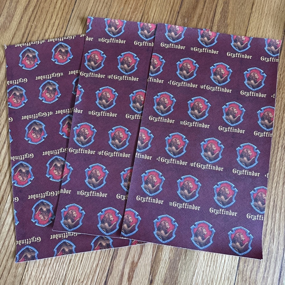 Characters Faux Leather Sheets Harry Potter 3‎ Sheets Gryffindor